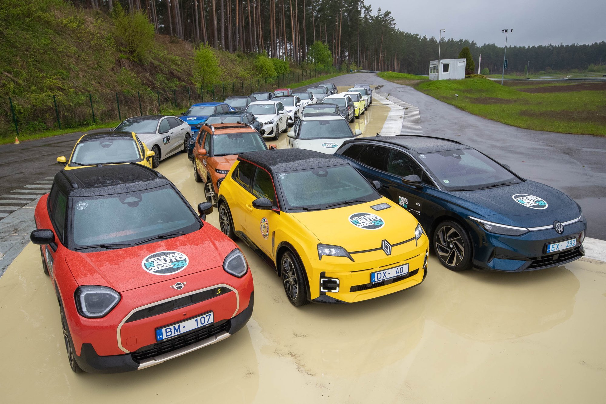 Sākas “Latvijas e-Auto 2025/26” konkurss – elektroauto kļūst pieejamāki