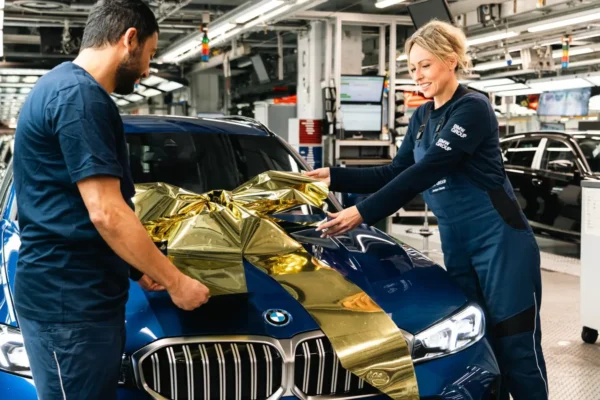 BMW elektroauto Latvijā