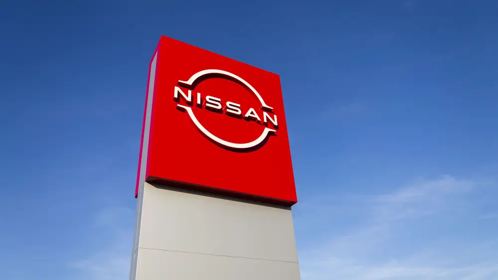 Nissan plāno atlaist vairāk nekā 10 000 darbinieku visā pasaulē